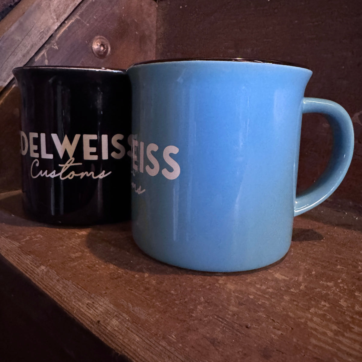 Tasse in Emaille Optik