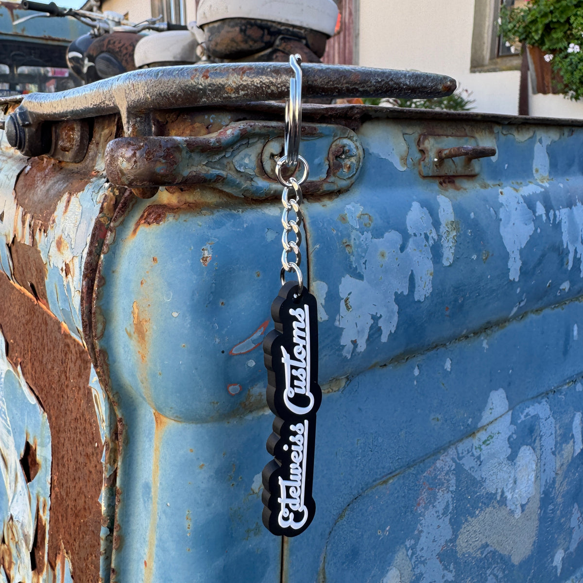 Keychain "Edelweiss Customs" script Logo