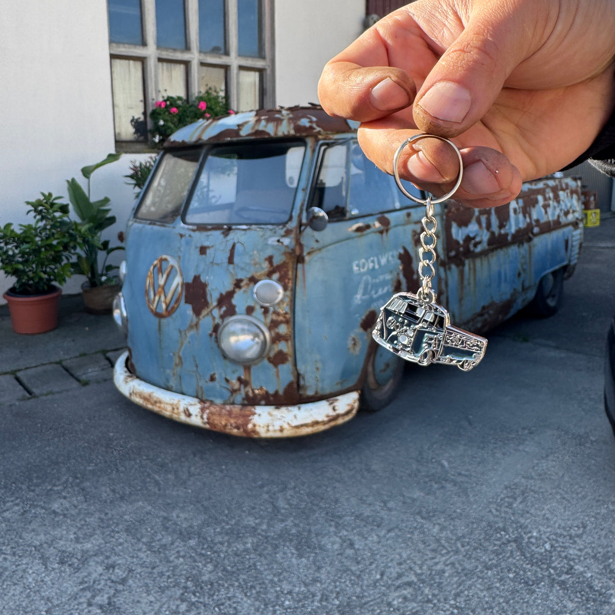 Keychain "rusty T1"