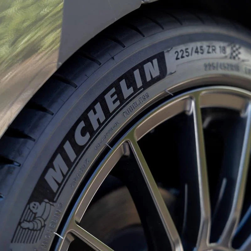 Auto Finesse TREAD - Reifenreiniger 0,5L